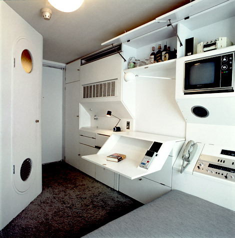 Nakagin Capsule Tower / Kisho Kurokawa. Image Courtesy of arcspace