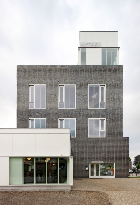 De Steen by ONO Architectuur. Image © Filip Dujardin