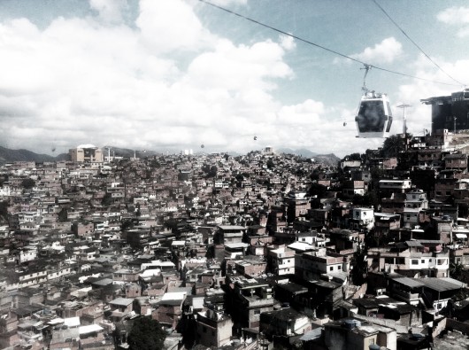Morro do Alemão, Rio de Janeiro. 2012.. Image © Pedro Rivera, RUA Arquitetos