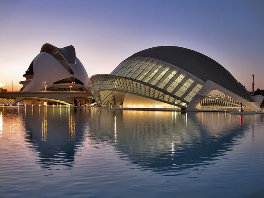 Architects may love a good curve, but do they understand people? Image of Santiago Calatrava's Valencia Complex. Image © Flickr CC User FromTheNorth