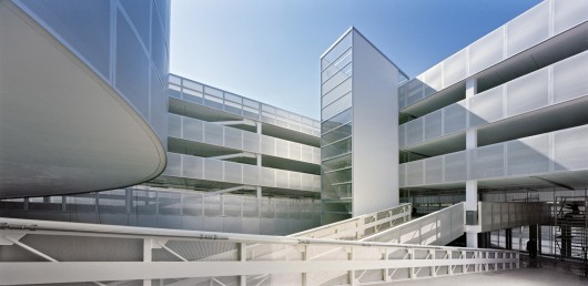 Veranda Car Park in Rotterdam, Holland. Image © Rien van Rijthoven