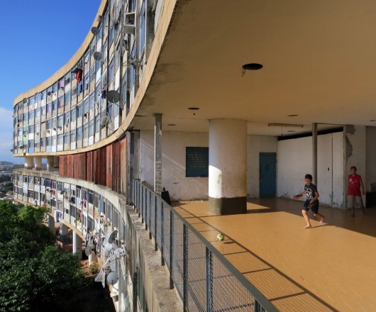 Affonso Eduardo Reidy, Pedregulho Housing (1950-52). Image © John Hartmann