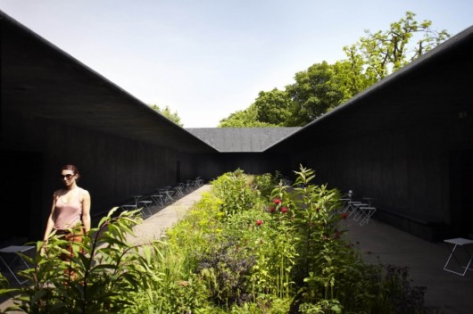 Serpentine Pavilion By Peter Zumthor. Image © John Offenbach