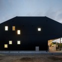 Considering the Quake: Seismic Design on the Edge Considering the Quake: Seismic Design on the Edge Hansha Reflection House / Studio SKLIM