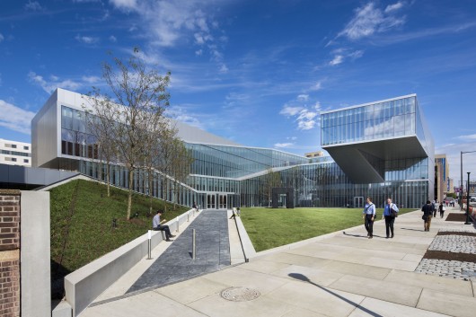 The Krishna P Singh Center for Nanotechnology quietly proved to be one of the critics' favorites of 2013. Image © Albert Večerka/Esto