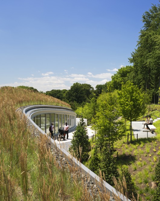 Brooklyn Botanic Garden Visitor Center / WEISS/MANFREDI © Albert Večerka / Esto