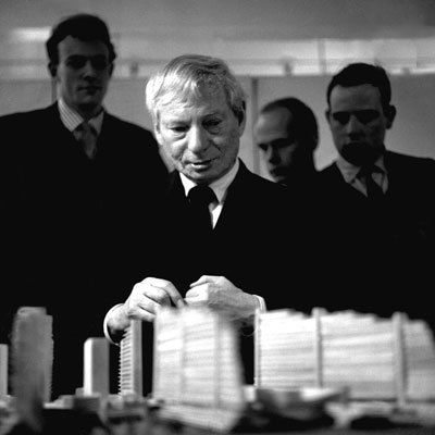 © Roger Whitehouse via www.wandco.com/