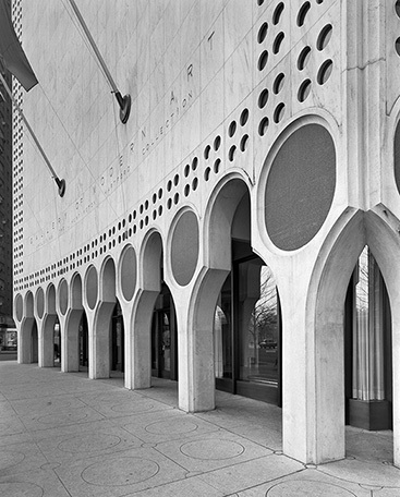 Facade Detail. Image © Ezra Stoller/Esto