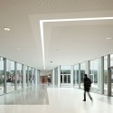 SFR Headquarters / Jean-Paul Viguier Architecture SFR Headquarters / Jean-Paul Viguier Architecture © Éric Sempé