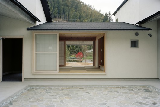 © Takeshi Yamagishi