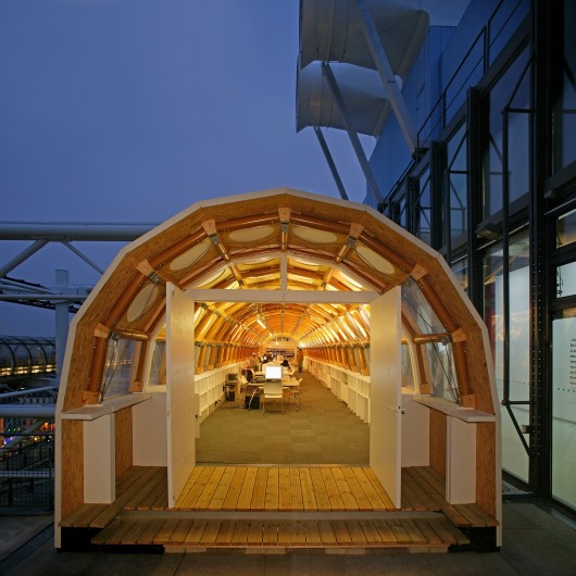 Paper Temporary Studio on top of the Pompidou. Image © Didier Boy de la Tour