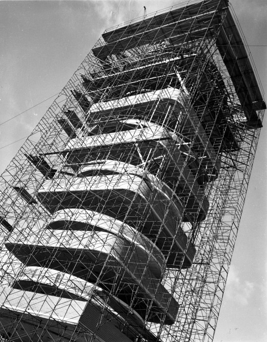 SCJ Research Tower / Frank Lloyd Wright. Image © SC Johnson