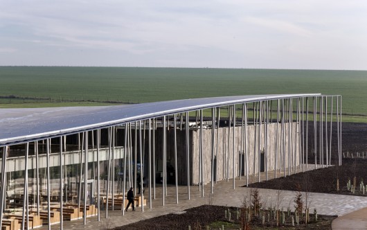 Stonehenge Visitor Centre / Denton Corker Marshall. Image © David Grandorge