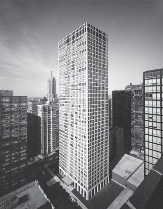 Dewitt-Chestnut Apartments. Image © Hedrich Blessing via SOM