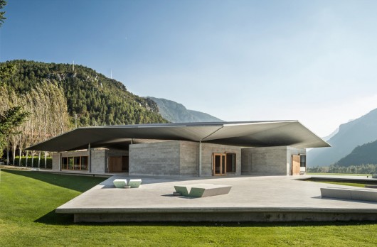 Jose Ahedo, Blanca Pyrenees, Education Center (Els Hostalets de Tost, Spain, 2013). Image Courtesy of Wheelwright Prize