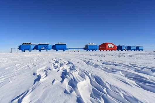 Halley VI Research Station / Hugh Broughton Architects. Image Courtesy of British Antarctic Survey