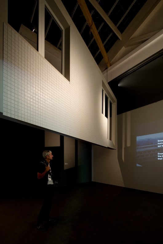 Heavy Panels: economies of scale or monotony?. Image © Nico Saieh