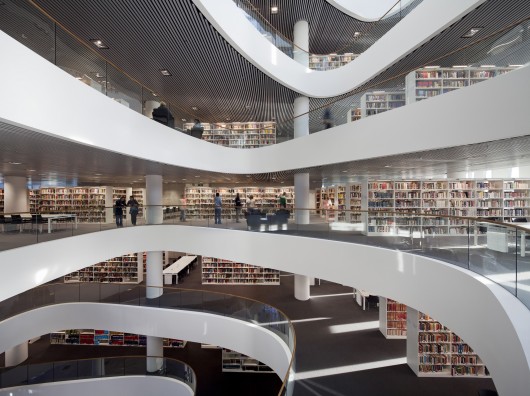 Schmidt Hammer Lassen Architects have been involved in a number of Library designs themselves, including the New Library at the University of Aberdeen. Image © Adam Mørk