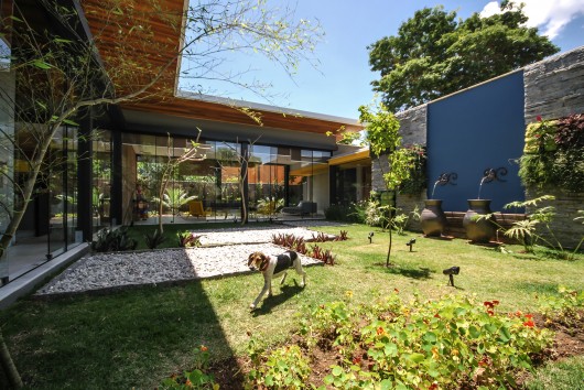 53aa35c7c07a80e73200006e_me-house-otta-a