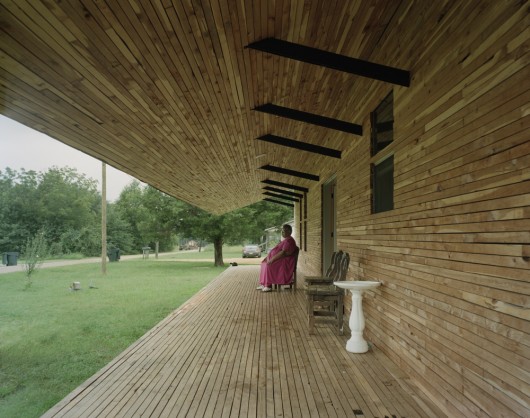 Rose Lee House / Auburn University Rural Studio. Image © Timothy Hursley