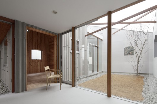 © Nacasa & Partners