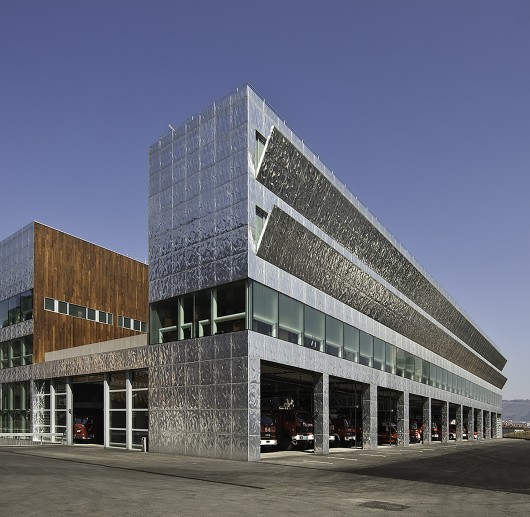 Courtesy of Coll-Barreu Arquitectos
