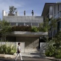 Terrace House / Formwerkz Architects © Albert Lim