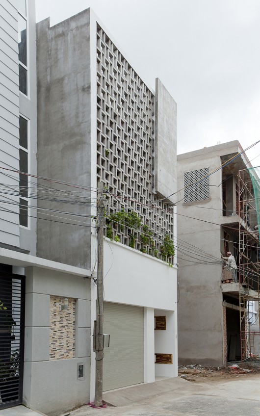 54221459c07a8086fc000149_b-house-i-house