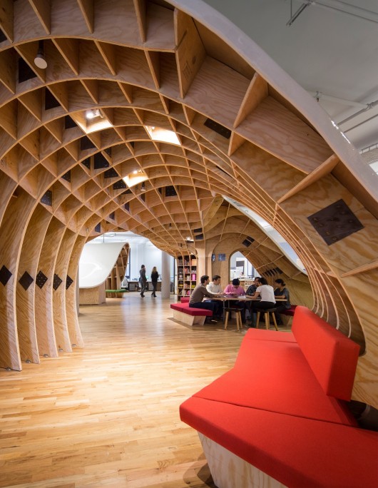 The Barbarian Group / Clive Wilkinson Architects © Michael Moran