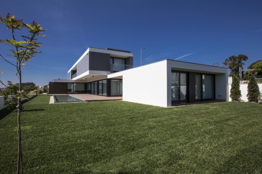 545afde5e58ecebe42000027_jd-house-atelie