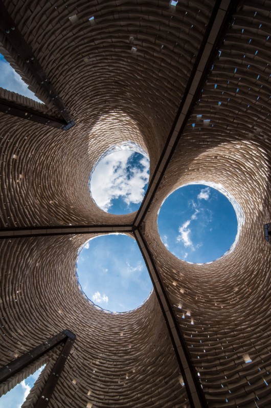 2014 YAP P.S.1 Winner: The Living's Compostable Mushroom Tower - Hy-Fi. Image © Andrew Nunes