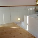 White Hut and Tilia Japonica / Takahashi Maki and Associates White Hut and Tilia Japonica / Takahashi Maki and Associates © shigeta satoshi/nacasa&partners inc