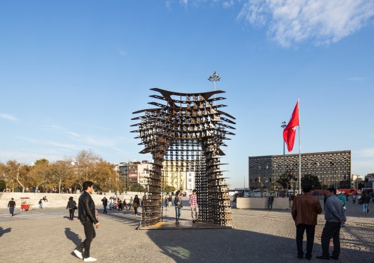 http://ad009cdnb.archdaily.net/wp-content/uploads/2014/11/5470f437e58ece205e0000c7_gad-s-serra-gate-on-display-for-istanbul-design-week_serragate_3_-alperen-530x373.jpg