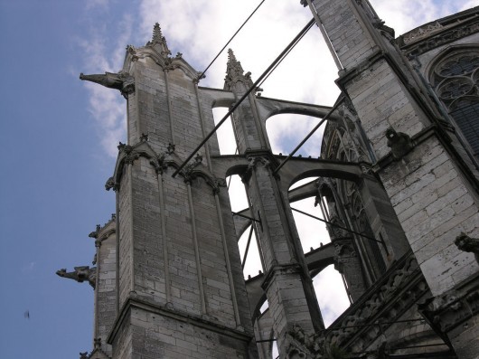 At Beauvais Cathedral, iron ties that were thought to have been added centuries after construction were instead dated to the early 13th century. Image © Flickr CC user James Mitchell