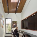 Mackay Terrace / Shaun Lockyer Architects Mackay Terrace / Shaun Lockyer Architects © Scott Burrows Photography