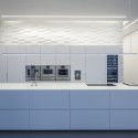 Layers of White / Pitsou Kedem Architects Layers of White / Pitsou Kedem Architects © Amit Geron
