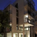 Apartment Building in Deinokratous Street, Athens / Giorgos Aggelis Apartment Building in Deinokratous Street, Athens / Giorgos Aggelis © H. Louizidis