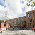 Nieuwe Park Rozenburgschool / KCAP Architects&Planners Nieuwe Park Rozenburgschool / KCAP Architects&Planners © Ossip van Duivenbode
