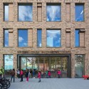 Nieuwe Park Rozenburgschool / KCAP Architects&Planners Nieuwe Park Rozenburgschool / KCAP Architects&Planners © Ossip van Duivenbode