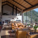 Casa en el Lago / De La Carrera - Cavanzo Arquitectura Casa en el Lago / De La Carrera - Cavanzo Arquitectura © Luis Alberto Mariño