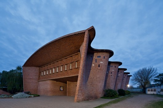 Iglesia del Cristo Obrero, Atlántida, Uruguay, Eladio Dieste. Image © Leonardo Finotti
