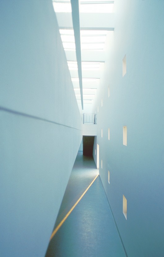 Model Animal Research Center of Nanjing University / AZL architects. Image Courtesy of AZL Architects