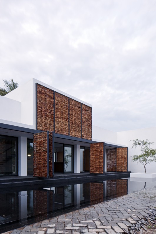 ATELIER ARSº, House and Studio in Chapálico | photo by Onnis Luque