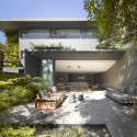 The Barrancas House / EZEQUIELFARCA arquitectura y diseño The Barrancas House / EZEQUIELFARCA arquitectura y diseño © Roland Halbe