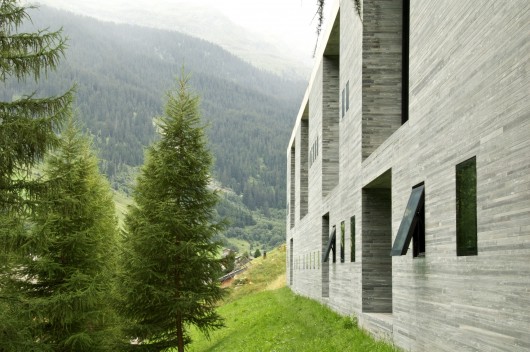 Therme Vals / Peter Zumthor. Image © CC Flickr User Richard Tucker