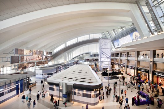 Tom Bradley International Terminal / Fentress Architects. Image © Fentress Architects