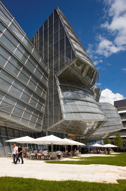 Novartis Campus / Gehry Partners - A project with Transsolar KlimaEngineering. Image © Flickr CC user Novartis AG
