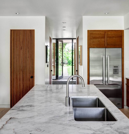 Courtesy of Brillhart Architecture 54eebd88e58ecea943000085_brillhart-house-brillhart-architecture_kitchen_credit-bruce-buck-530x551 54eebd88e58ecea943000085_brillhart-house-brillhart-architecture_kitchen_credit-bruce-buck-530x551 Brillhart House / Brillhart Architecture 54eebd88e58ecea943000085 brillhart house brillhart architecture kitchen credit bruce buck 530x551
