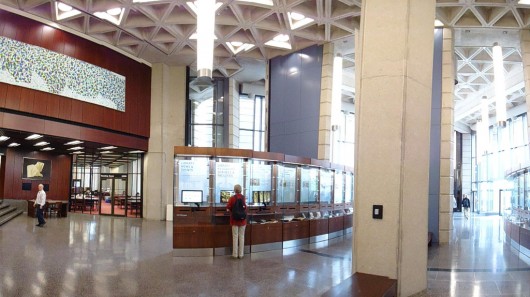 The triangular patterning of the waffle slab floors borrow freely from Kahn's design for the Yale University Art Gallery. Image © Flickr user Moqub