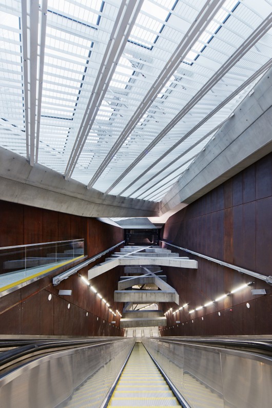 Fovam Station / sporaarchitects. Image © Tamás Bujnovszky